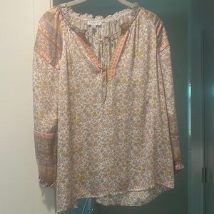 Current Air lg satin-y floral top